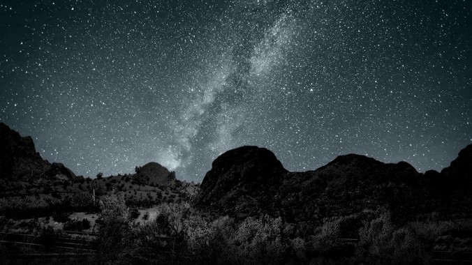 有一个乌克兰的朋友问我，中国人凭什么能享受和平，我该怎么说？